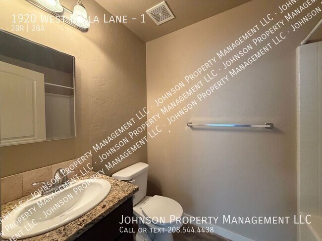 Building Photo - 1920 W Bella Ln