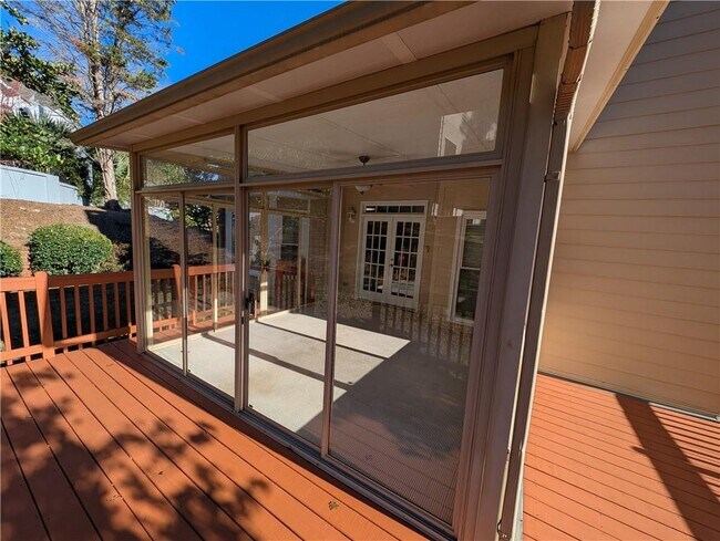 Building Photo - 4492 Chattahoochee Plantation Dr SE