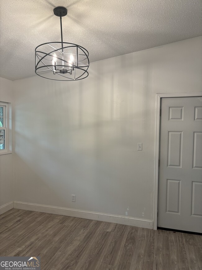 Building Photo - 2012 Skylane Dr