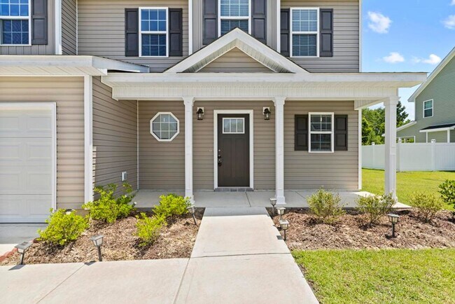 Building Photo - $500 off 1st Month's Rent! Convenience to Camp Lejeune!