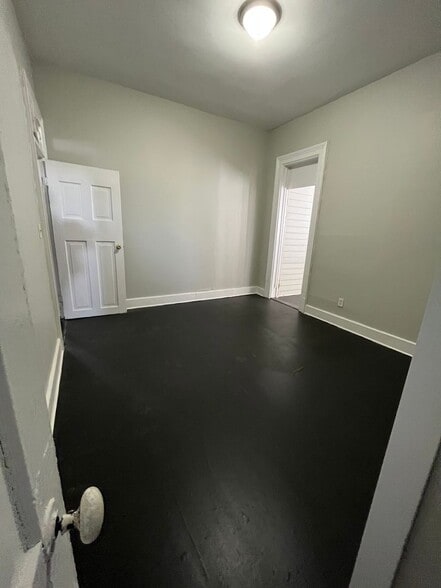 Building Photo - 216-218 Tinkler St