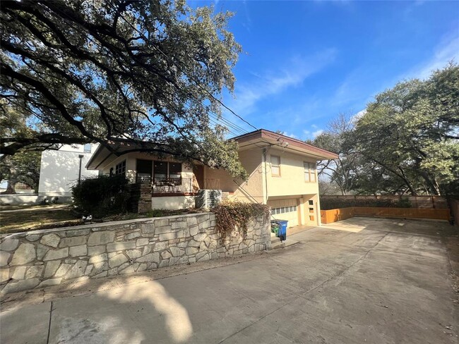 Building Photo - 1511 Chelsea Ln