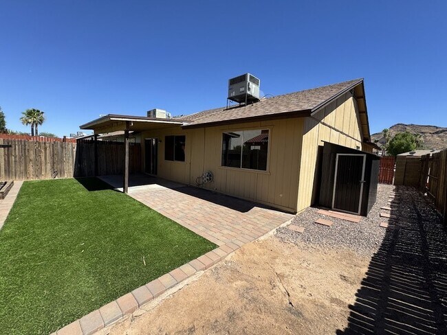 Building Photo - North Phoenix 2 bedroom Duplex