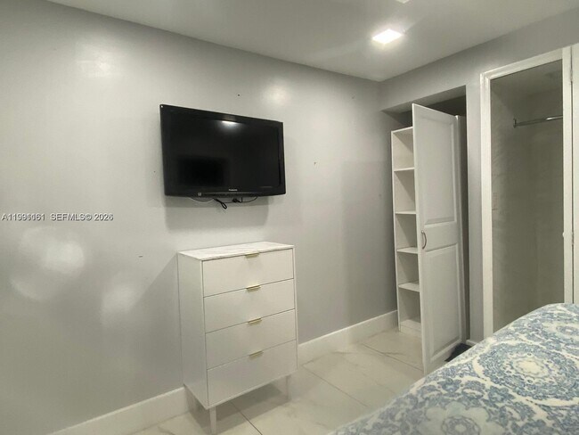 Building Photo - 2242 Polk St