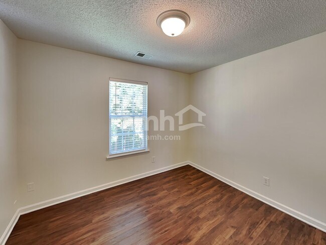 Building Photo - 183 Everett Park Dr