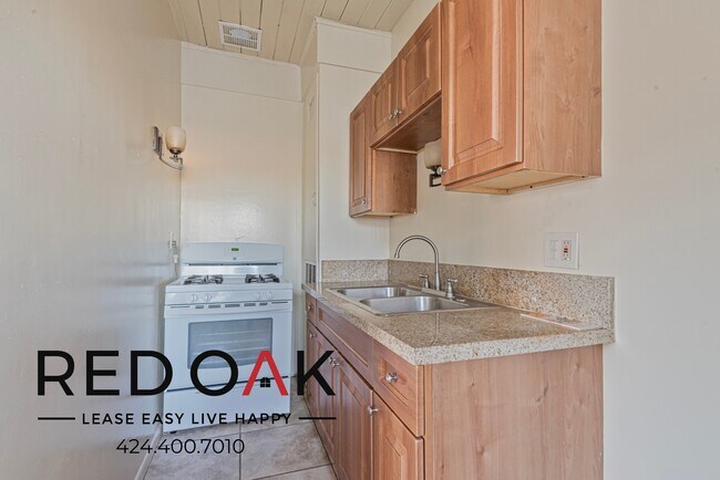 Building Photo - 515 Stewart Dr