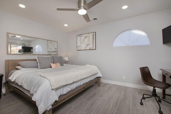 Building Photo - 164 Desert Falls Dr E