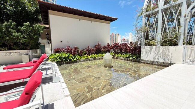 Building Photo - 150 Sunny Isles Blvd