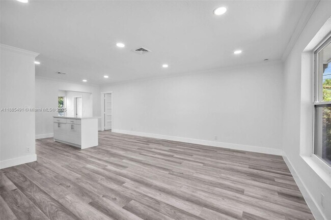 Building Photo - 1840 NW 32nd St