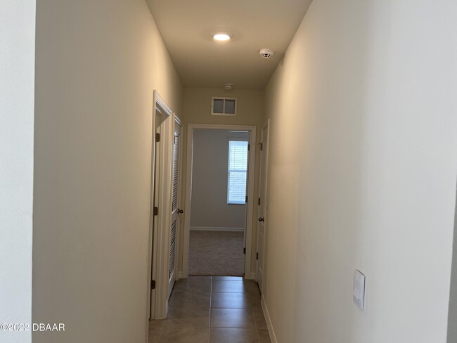 Building Photo - 325 Caryota Ct