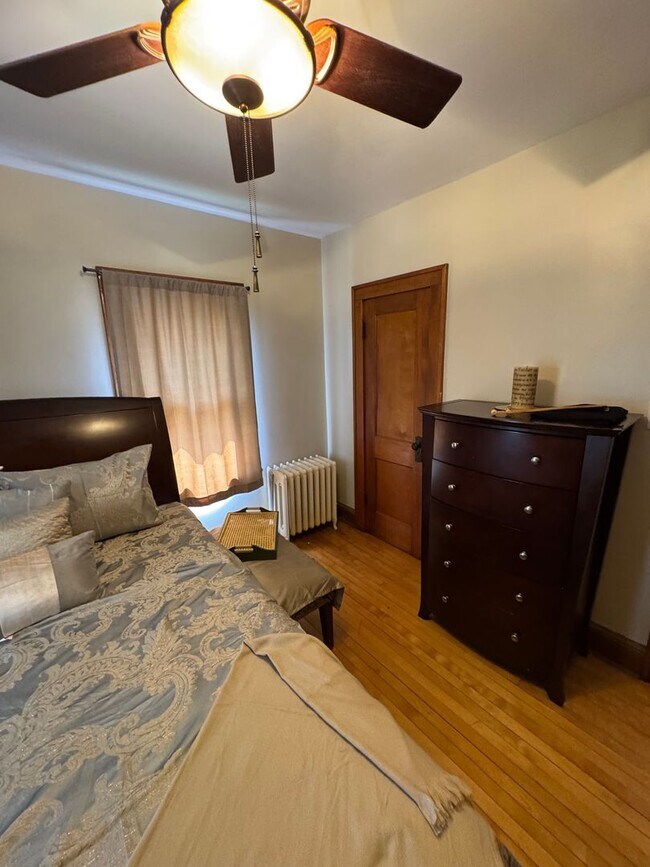 Building Photo - Gorgeous Single Family Home In Bryn Mawr - Available 8/15!