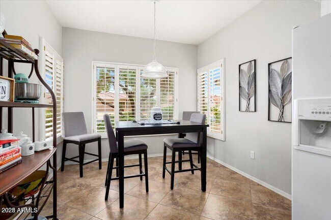 Building Photo - 16232 W Tapatio Dr