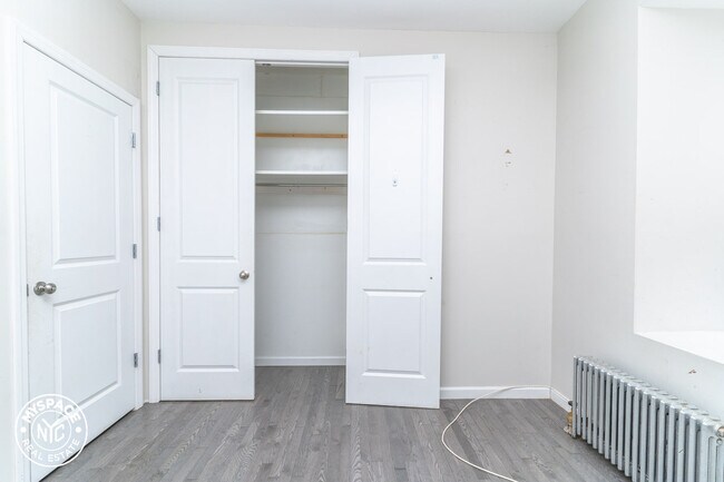 Building Photo - 377 Montgomery St