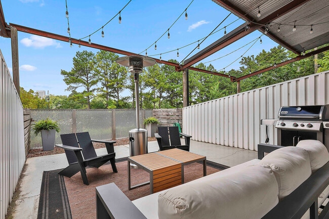 Building Photo - 675 Greenwood Ave NE