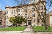 Building Photo - 670 W Sheridan Rd