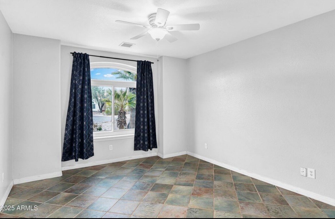 Building Photo - 15482 S Sequoia Cir