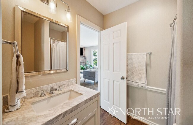 Building Photo - Beautiful Home with Mountain Views in the ...
