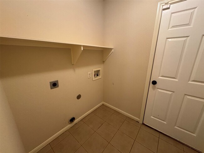 Building Photo - 4818 Comal River Loop