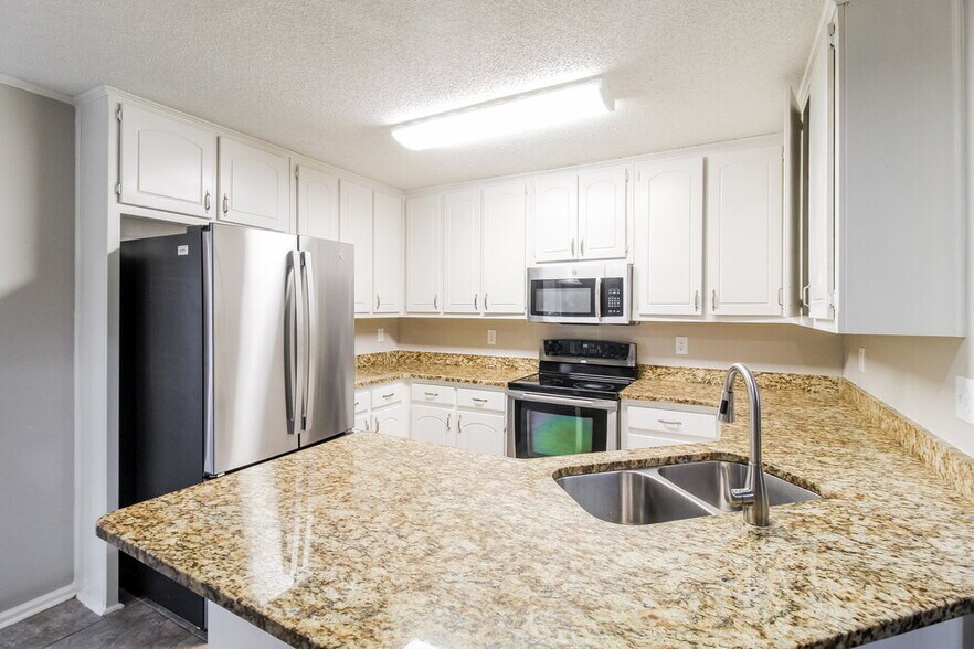 Building Photo - 271 Keller Dr