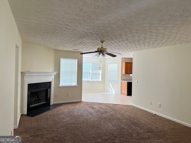 Building Photo - 140 Trinity Dr