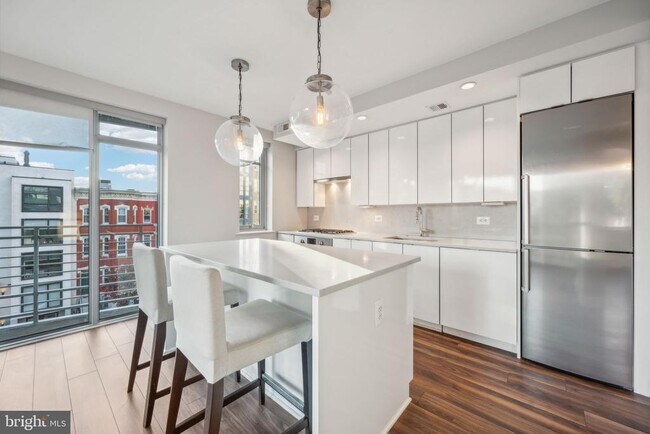 Building Photo - 1311 13th St NW