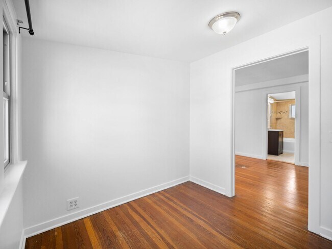 Building Photo - Modern & Cozy Retreat in Spokane – Prime Location Near Downtown