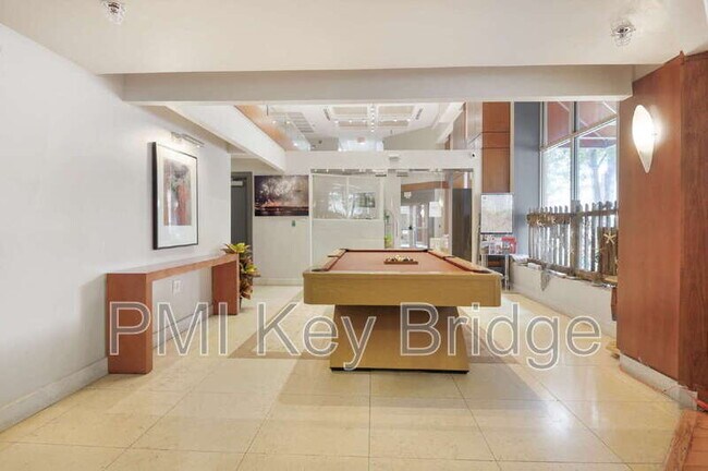 Building Photo - 2200 N Westmoreland St