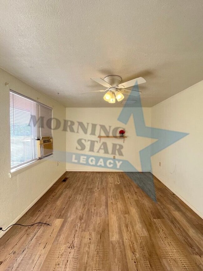 Building Photo - 2 bedroom home in a country type setting