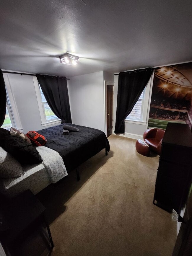 Building Photo - Beautiful Cleveland Heights Home – Prime Location