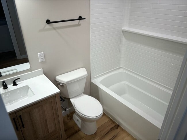 Building Photo - 3BR/2.5BA Home Available 12/1