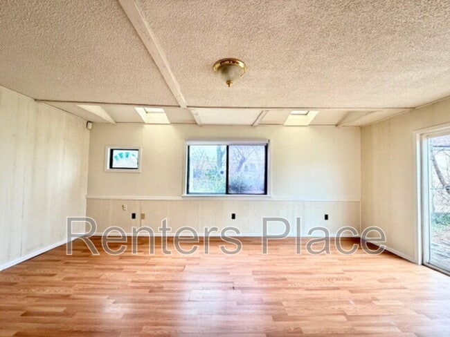 Building Photo - 3548 E King Pl