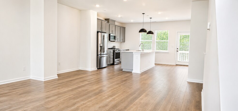 Building Photo - 430 Rowe Way