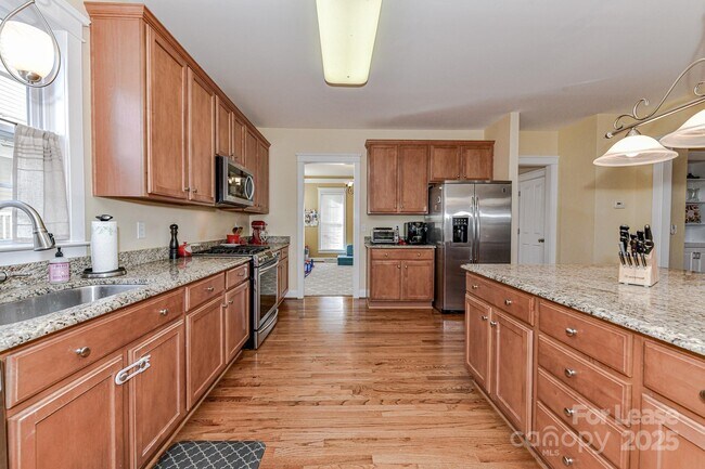 Building Photo - 16727 Spruell St