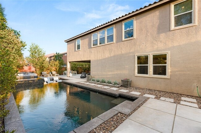 Building Photo - 338 Azar Swan Ave