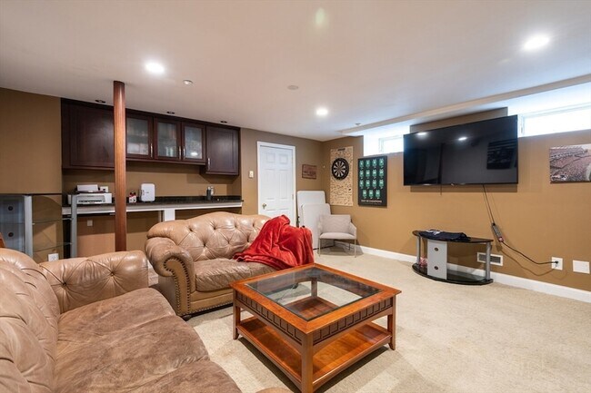 Building Photo - 34-36 H Street Unit 1L