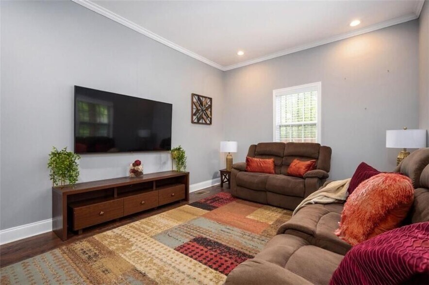 Building Photo - 3479 Thompson Dr NW