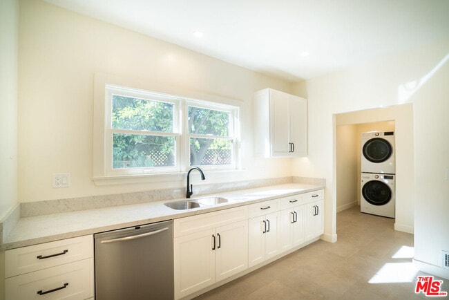 Building Photo - 802 E Kensington Rd