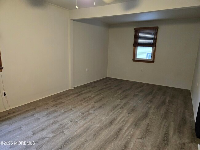 Building Photo - 40 Red Wing Ave