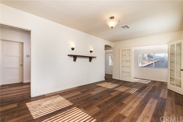 Building Photo - 225 N Mayflower Ave