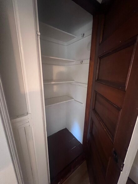 Building Photo - 507 Green St