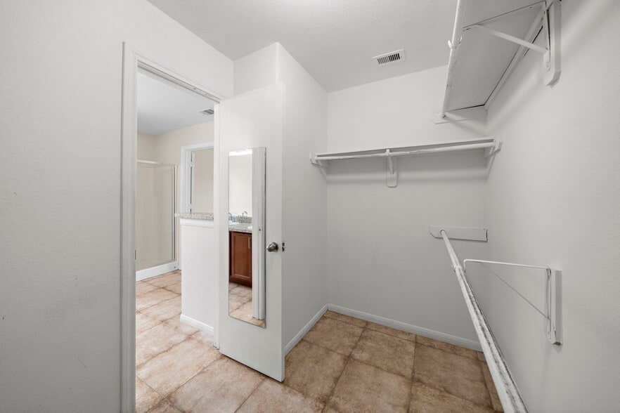 Building Photo - 114 Mustang Stampede Dr