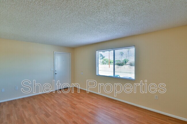 Building Photo - 860 E Brown Rd