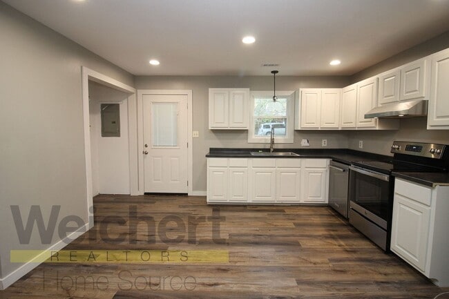 Building Photo - Charming 3 Bedroom, 2 Bath Home for Rent