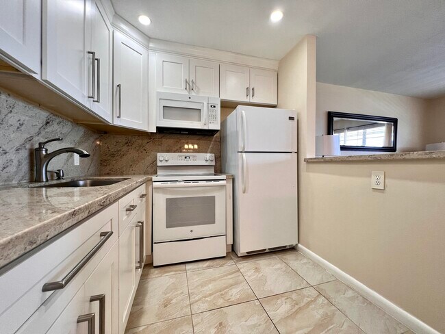 Building Photo - 25 Berkshire A