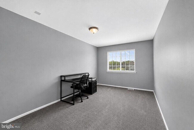Building Photo - 11 Caraway Ct
