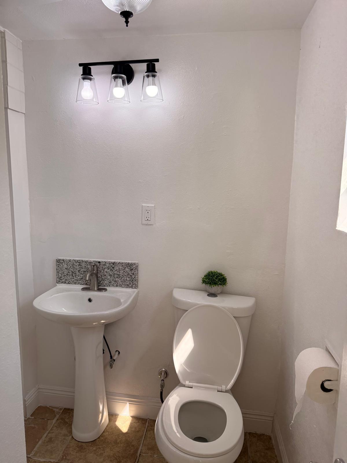 BATHROOM - 1716 1/2 Gage St