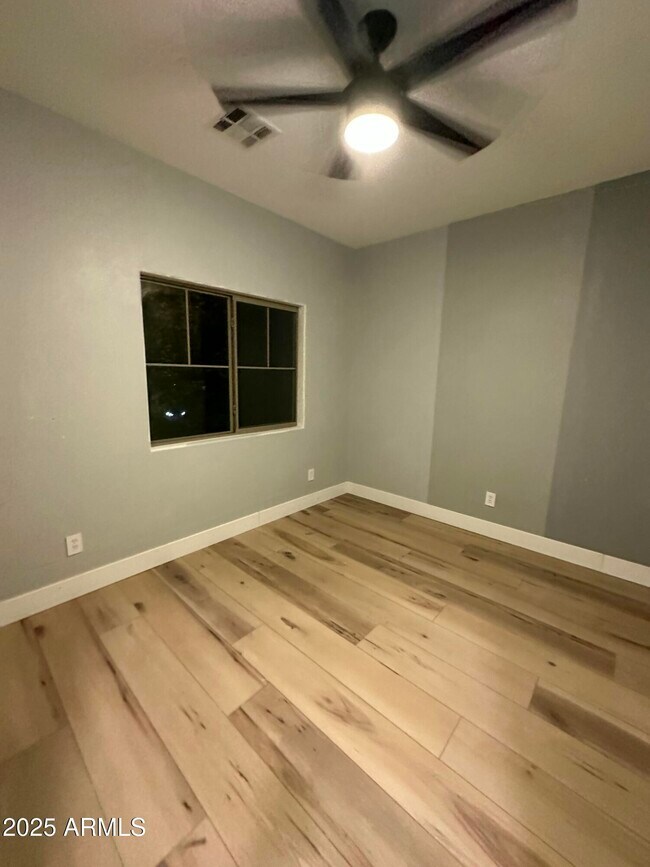 Building Photo - 3533 E Flower St