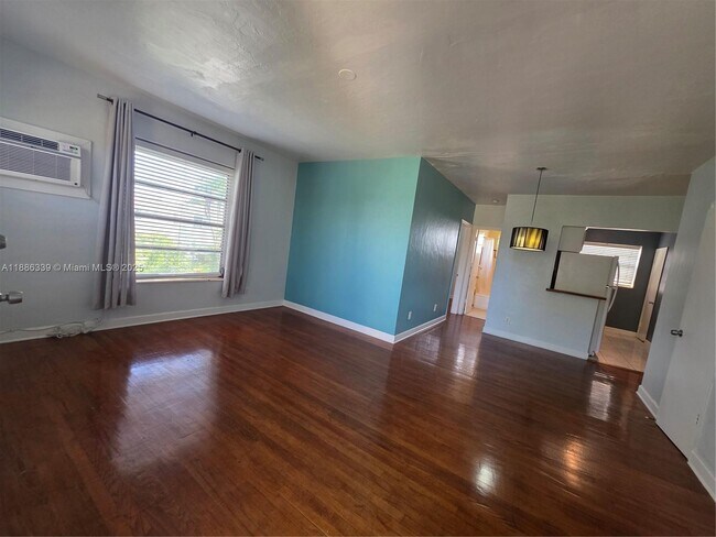 Building Photo - 8024 Harding Ave