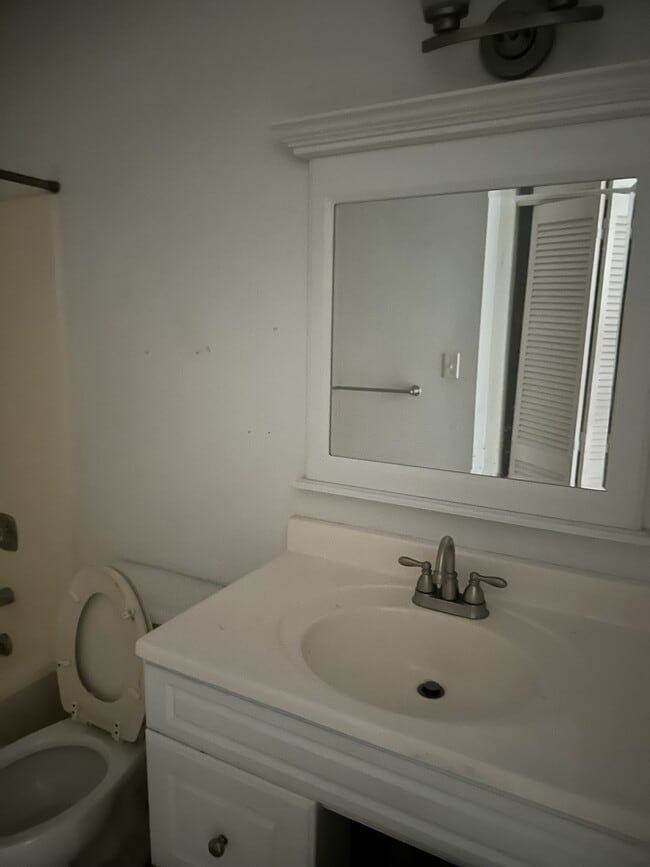 Building Photo - 2900 Heathstead Place