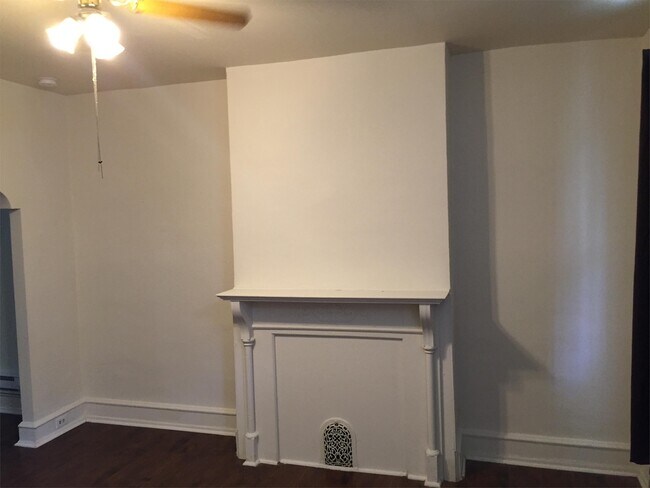 Primary Photo - 30 N Dewey St